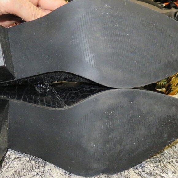 Justfab Black croc embossed Olwen Bootie Ankle boot size 10 pointed toe - Picture 10 of 12